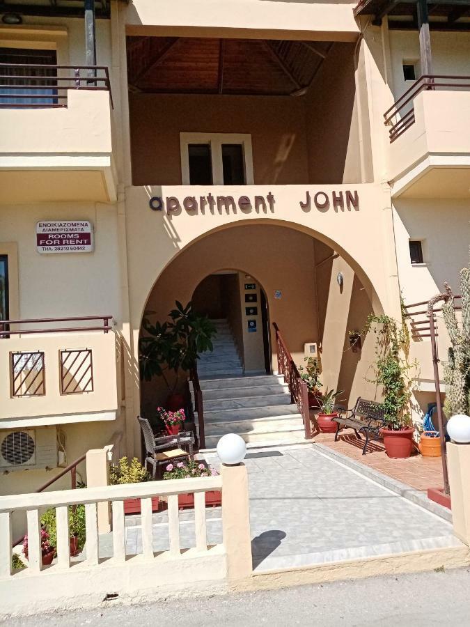 Apartment John Platanés